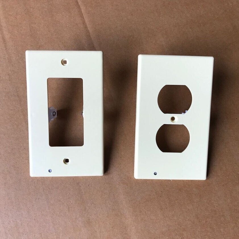 (BUY MORE SAVE MORE) Outlet Wall Plate With Night Lights - No Batteries or Wires